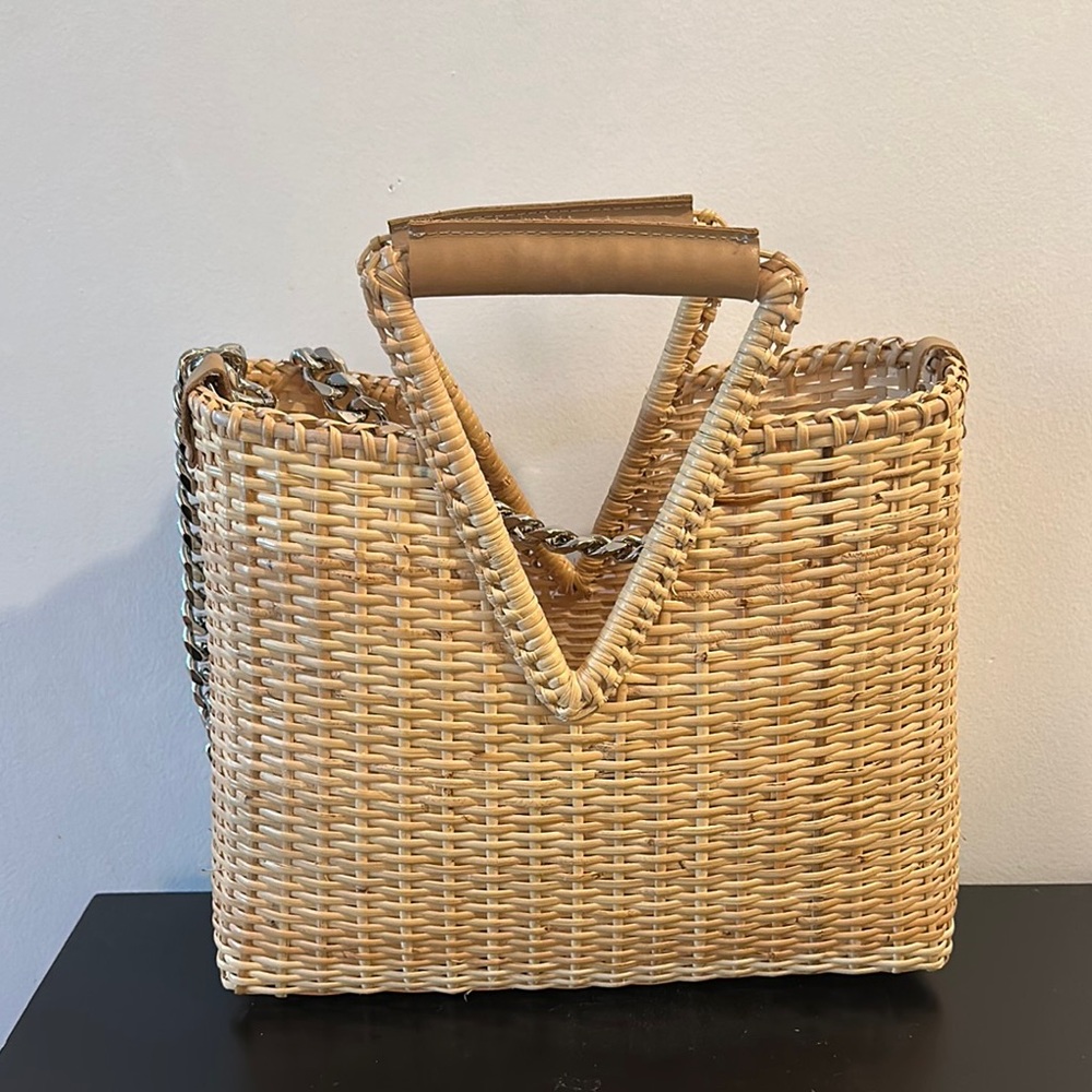 Elegant Tan Woven Handbag